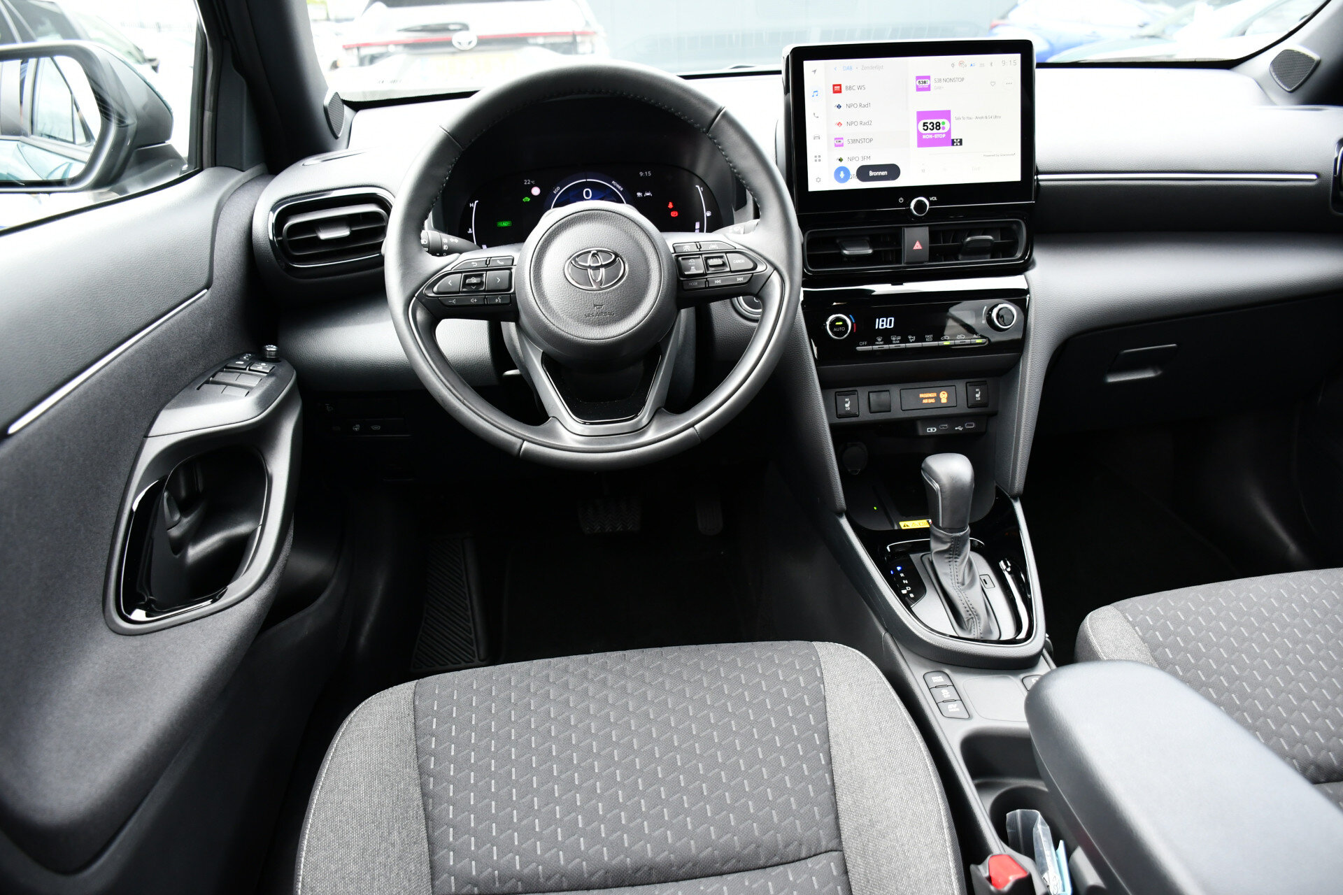 Toyota Yaris Cross 1.5 Hybrid 130 Dynamic Automaat 130pk - Afbeelding 2