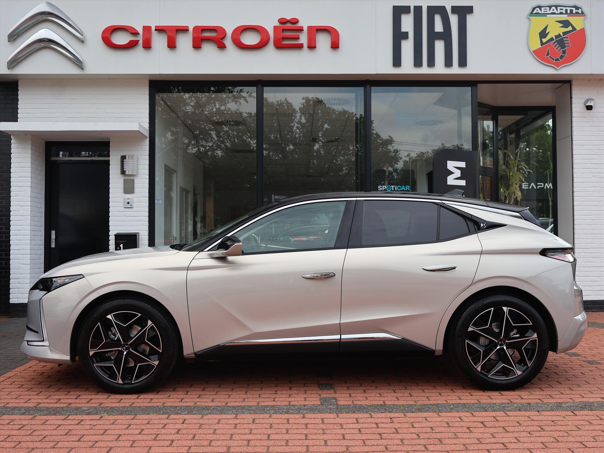DS DS 4 Hybrid 145PK e-DCS6 Automaat Pallas, Rijklaarprijs | Navigatie | Stoelverwarming | Elektrische kofferklep | Camera - Afbeelding 2