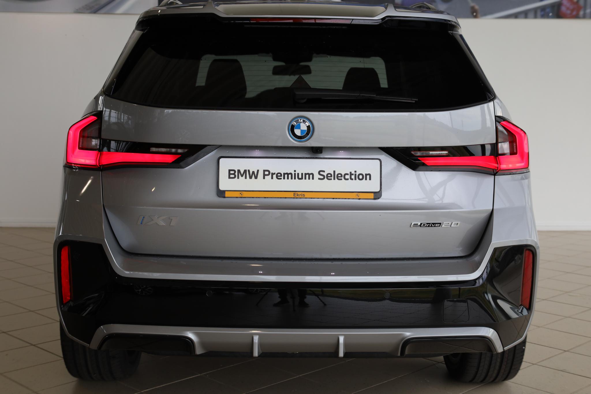 BMW iX1