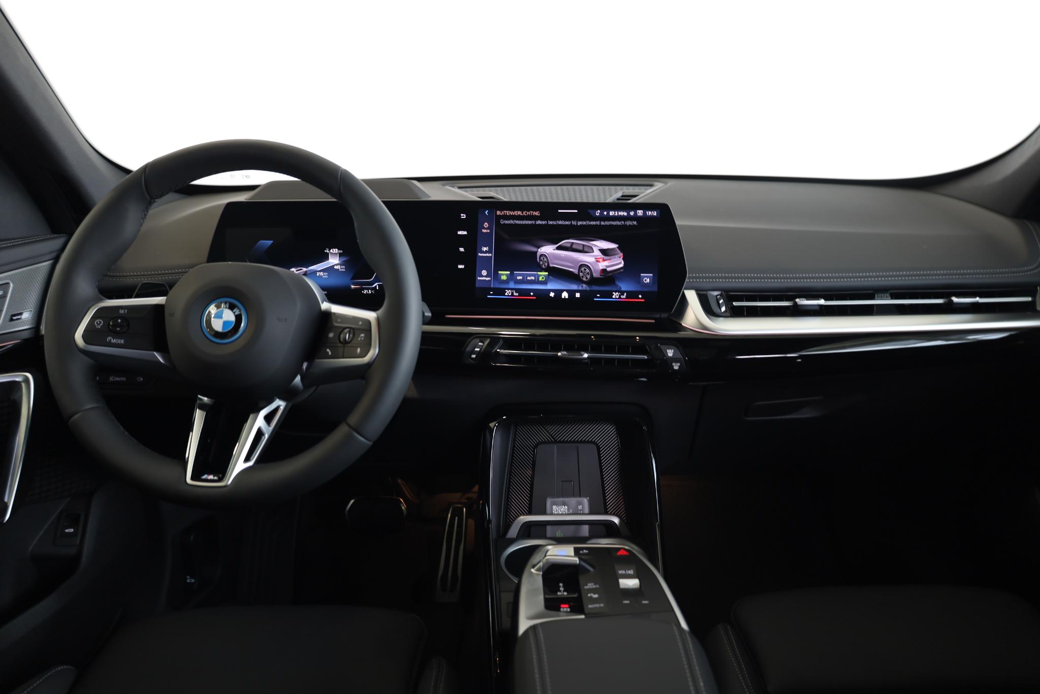 BMW iX1