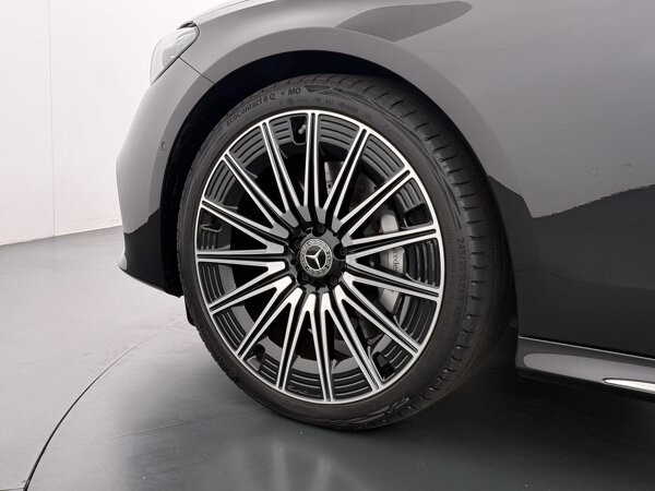 21" 5-twin-spoke AMG light-alloy wheels