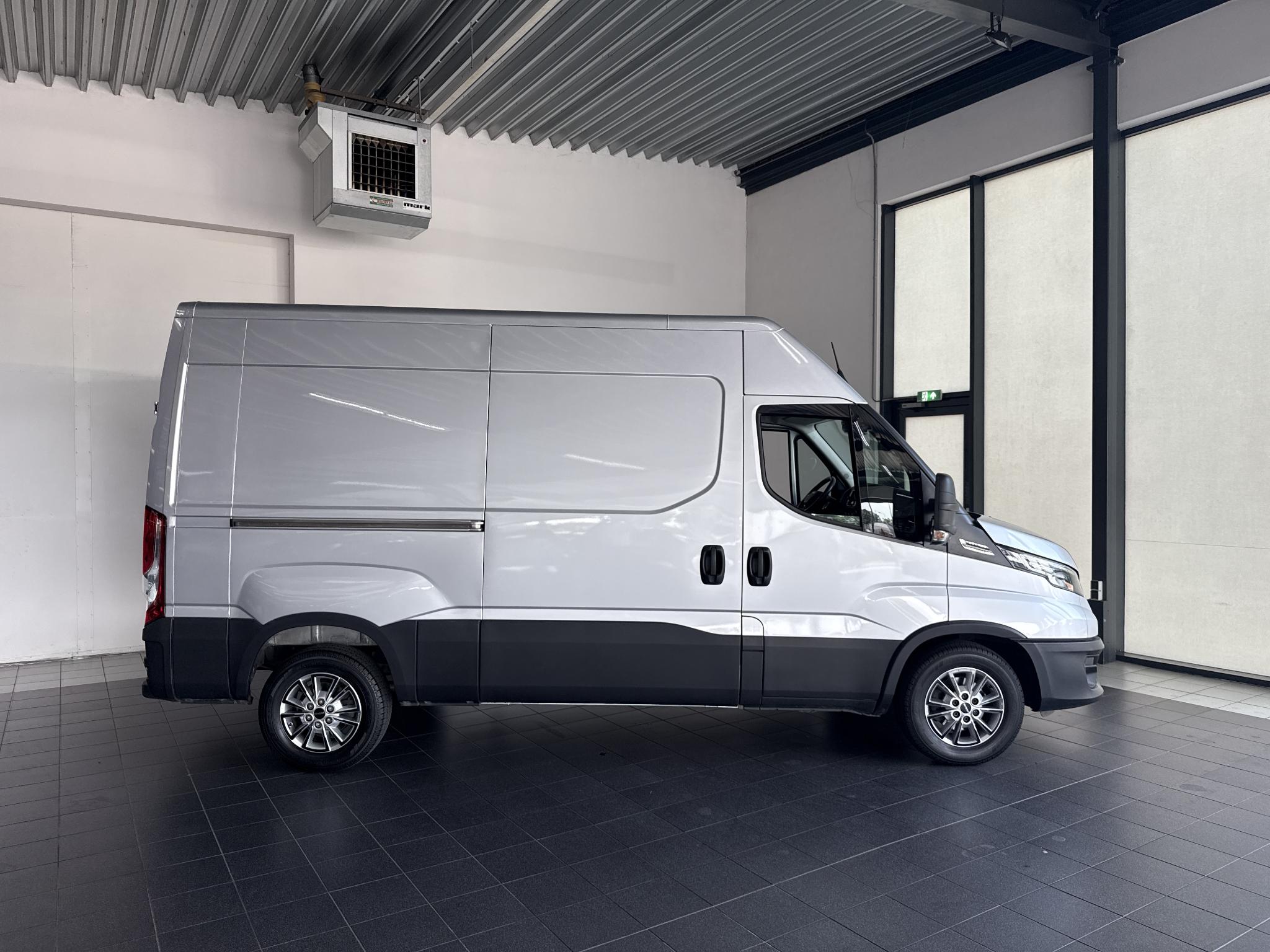 Iveco Daily 35S16V 2.3 352L H3 - Afbeelding 4