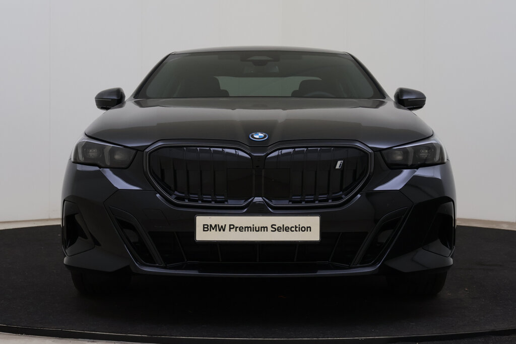 BMW i5 4