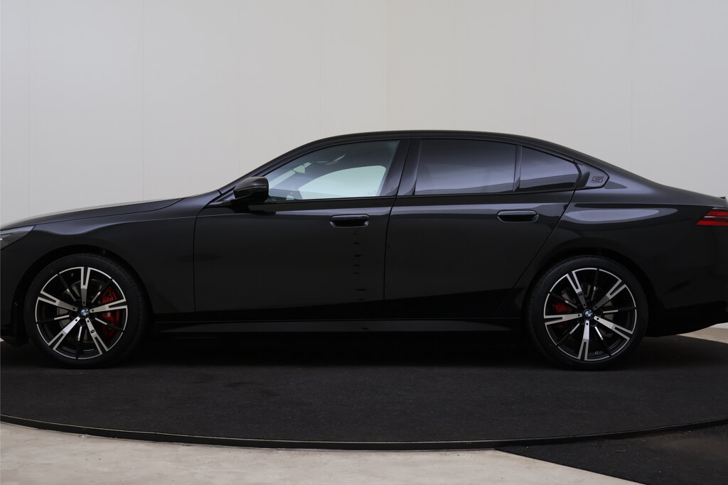 BMW i5 14