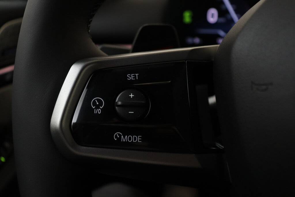 BMW i5 24
