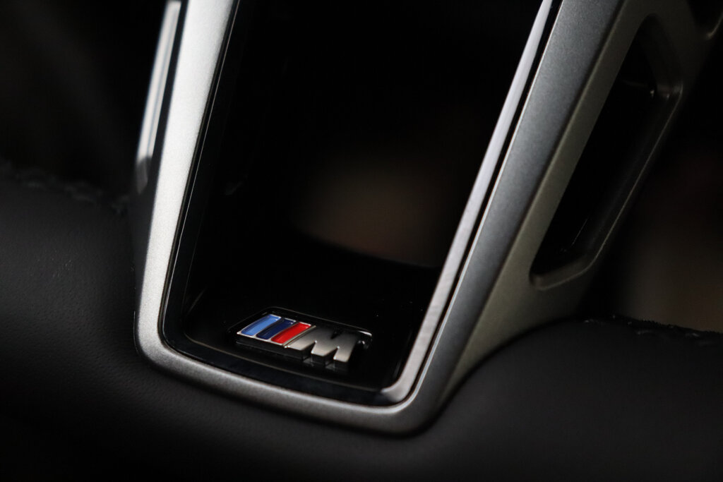 BMW i5 27