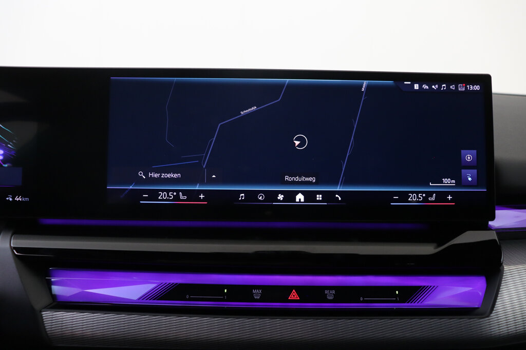 BMW i5 44