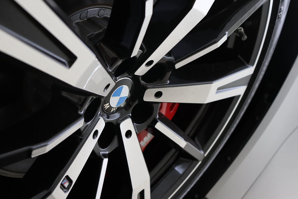 BMW i5 50