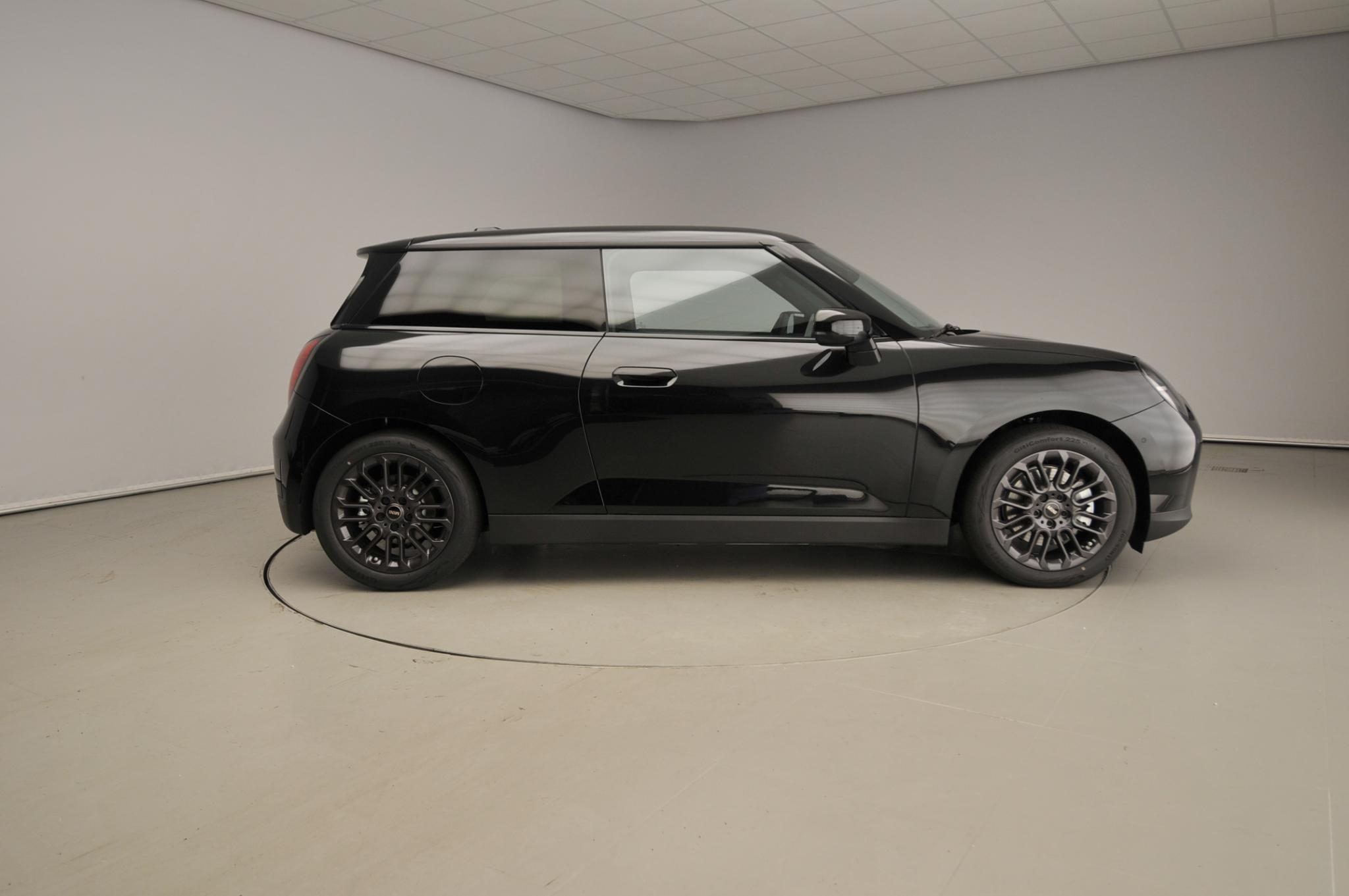 MINI 3-Deurs Cooper E Blackyard 40.7 kWh - Afbeelding 4