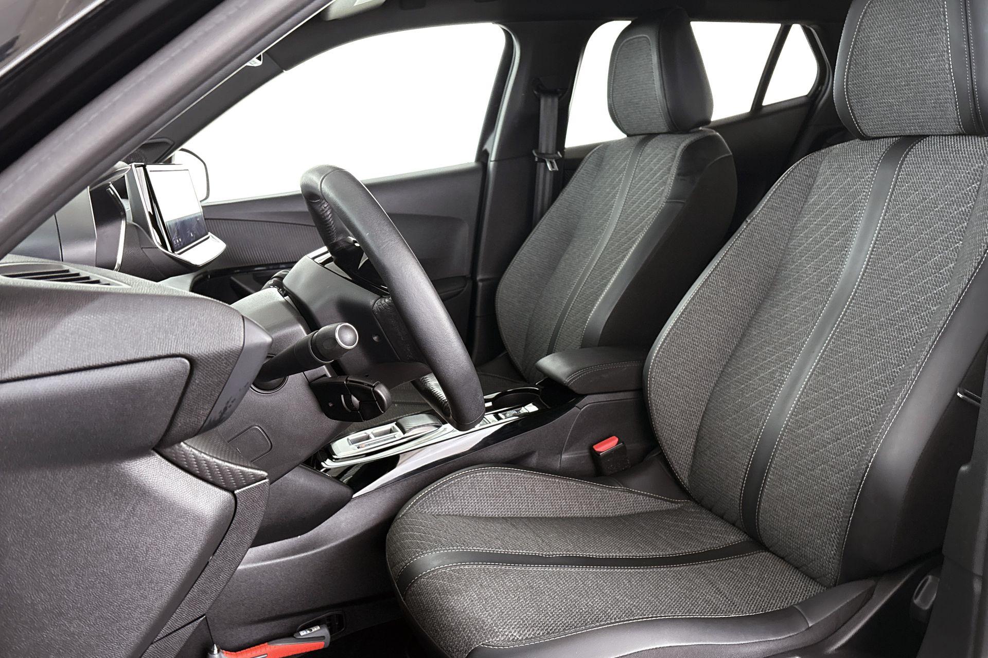 Peugeot e-2008