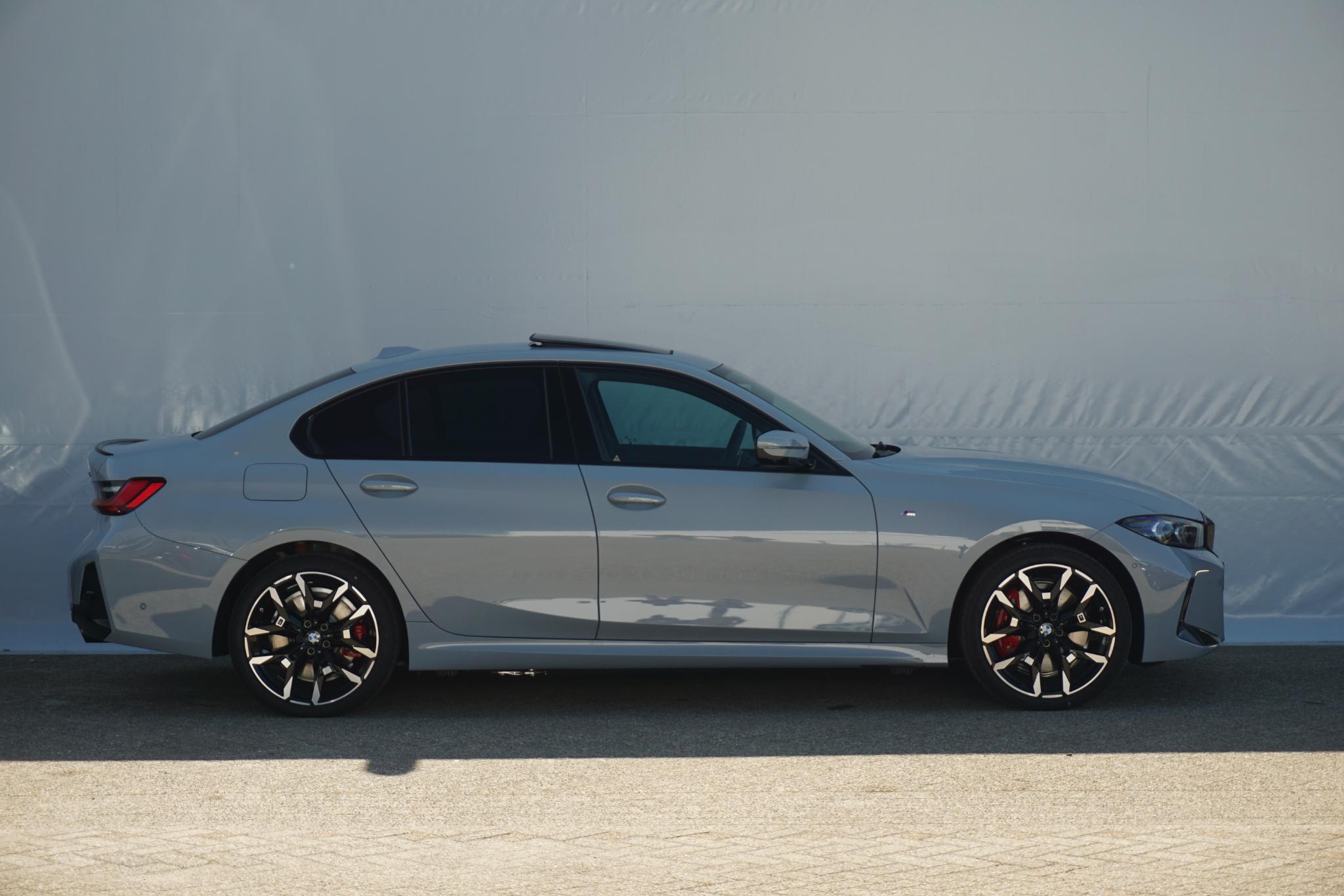 BMW 3 Serie Sedan 330e - Afbeelding 4
