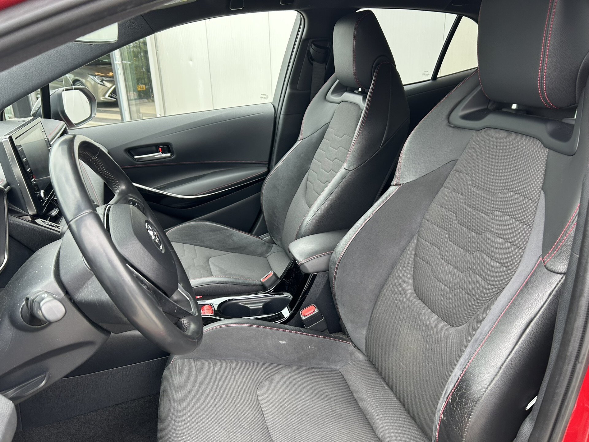 Toyota Corolla 1.8 Hybrid Executive - Afbeelding 2