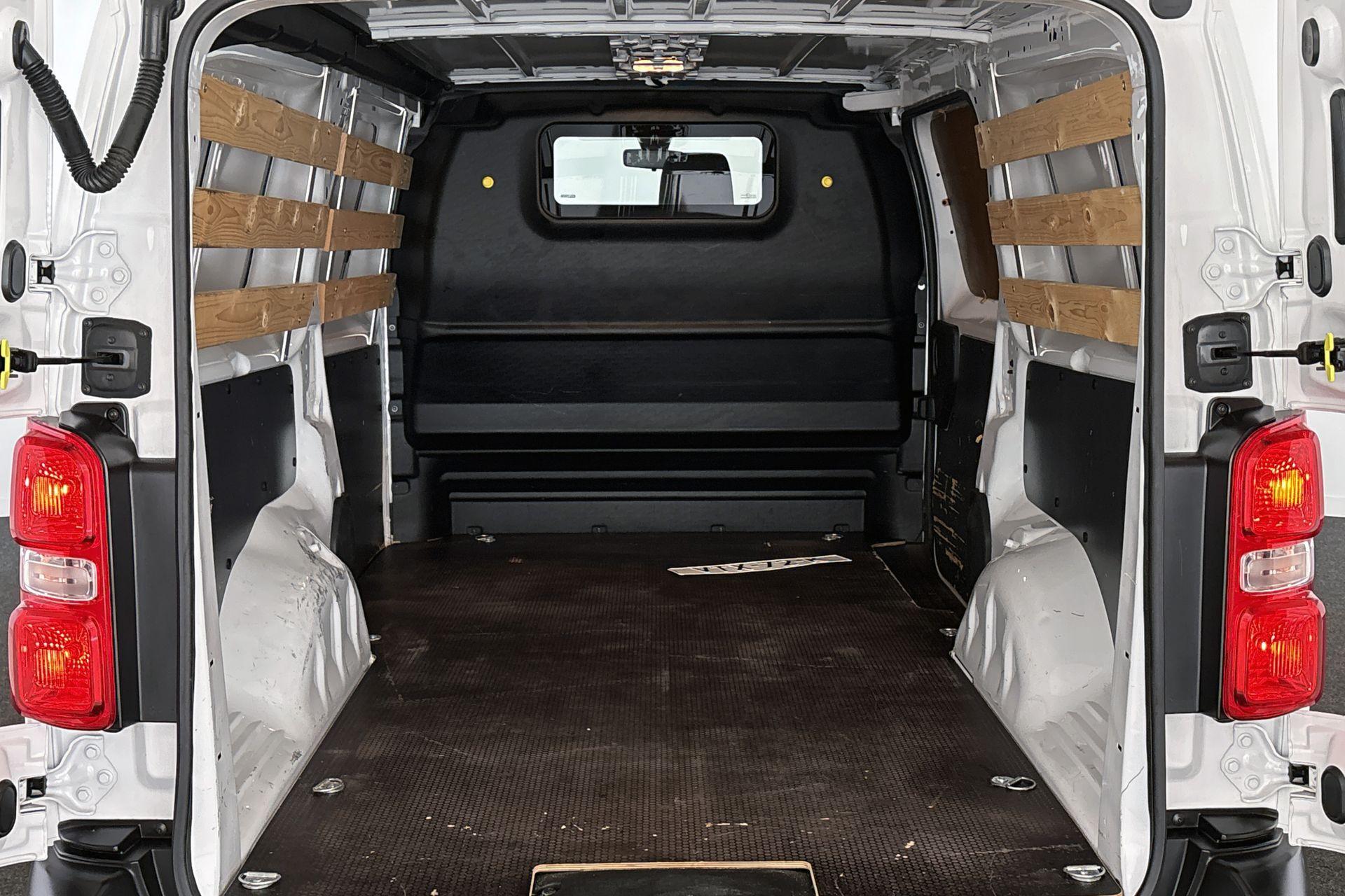 Opel Vivaro e (9)