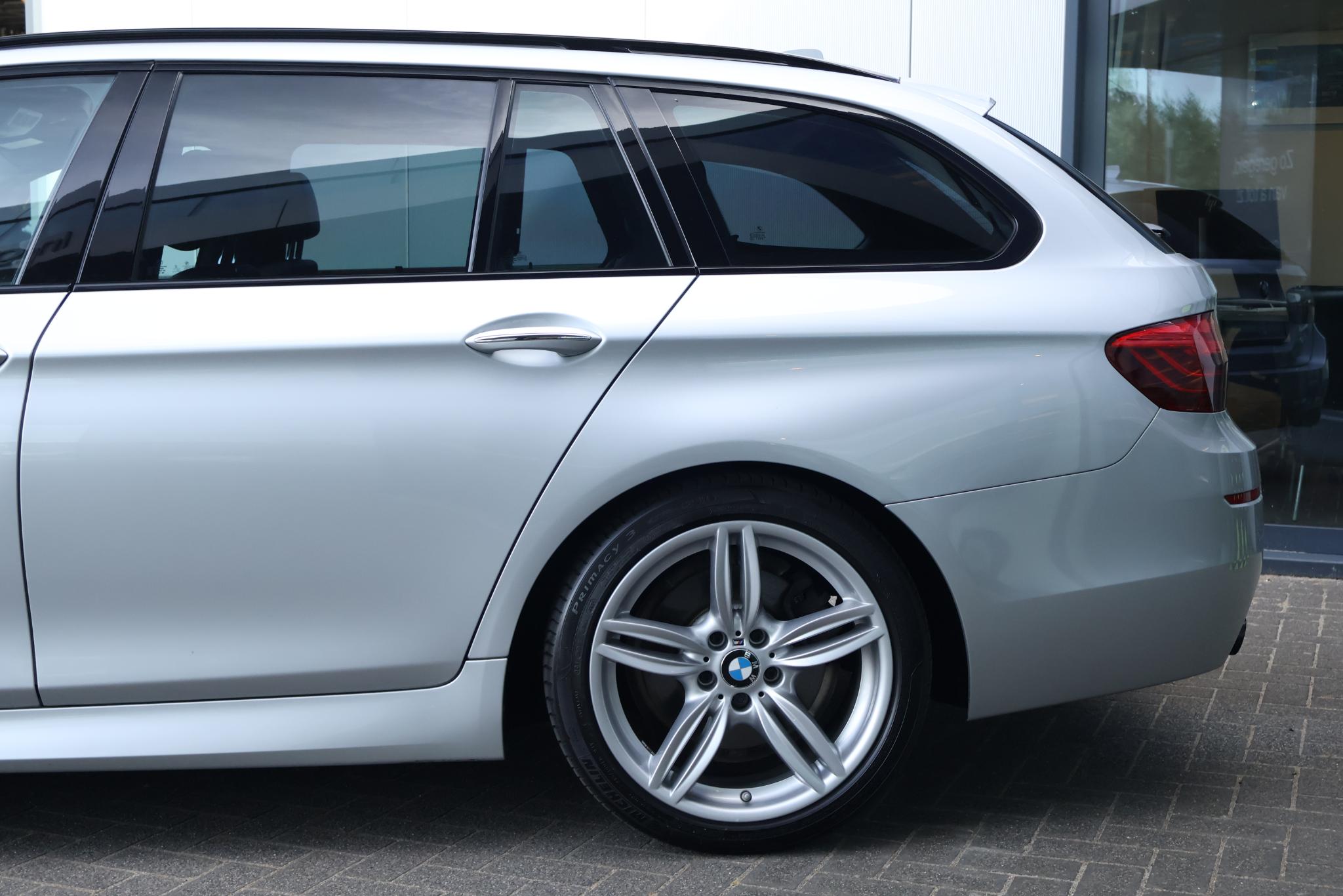 BMW 5 Serie Touring 520i M Sport Edition High Executive - Afbeelding 5