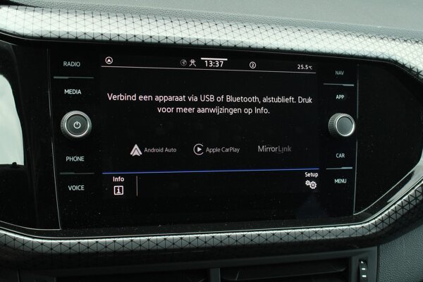 Apple Carplay/Android Auto Apple Carplay/Android Auto