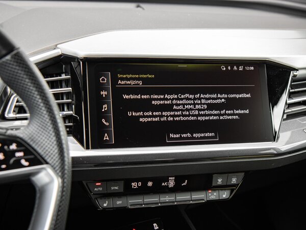 Apple Carplay/Android Auto Apple Carplay/Android Auto