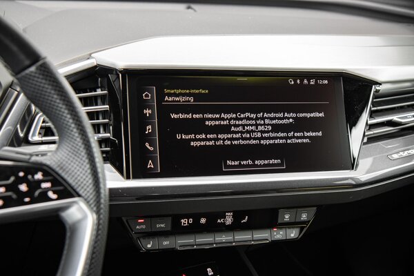 Apple Carplay/Android Auto Apple Carplay/Android Auto