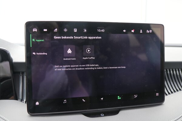 Apple Carplay/Android Auto Apple Carplay/Android Auto