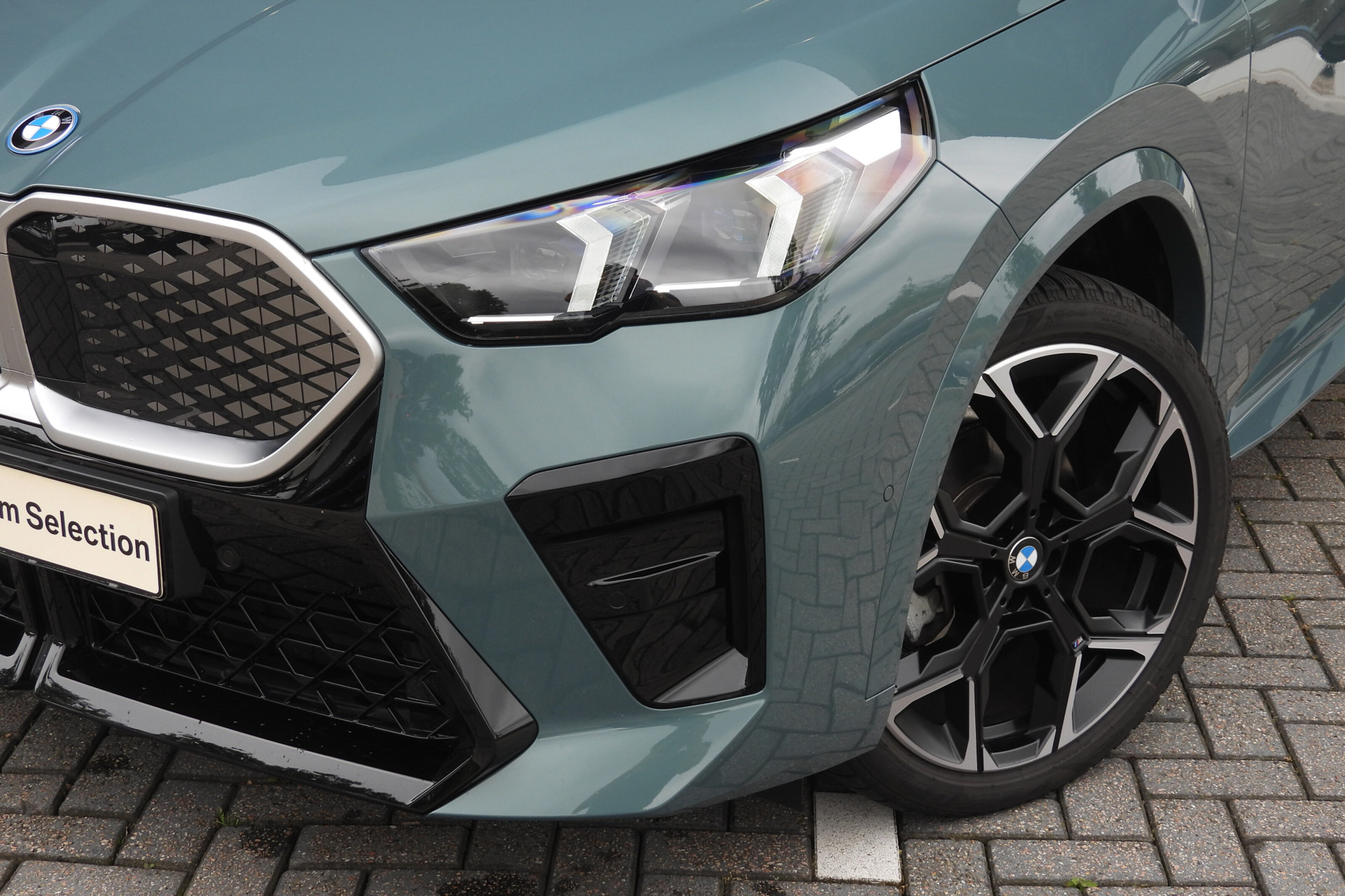 BMW iX2 eDrive20 M Sport