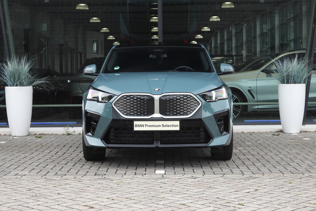 BMW iX2 5