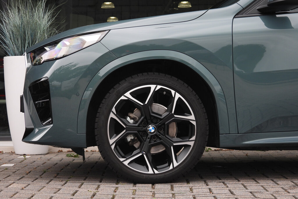 BMW iX2 15