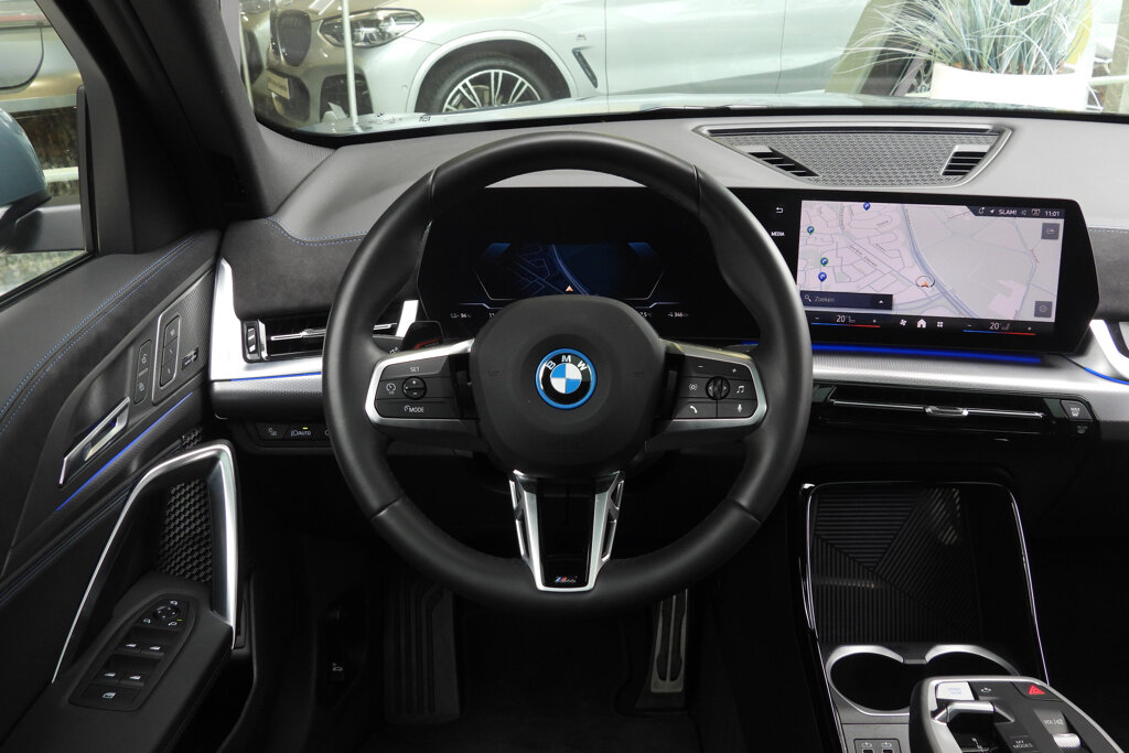 BMW iX2 30