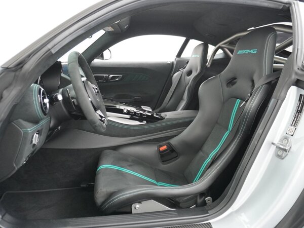 AMG kuipzetels in carbon AMG kuipzetels in carbon