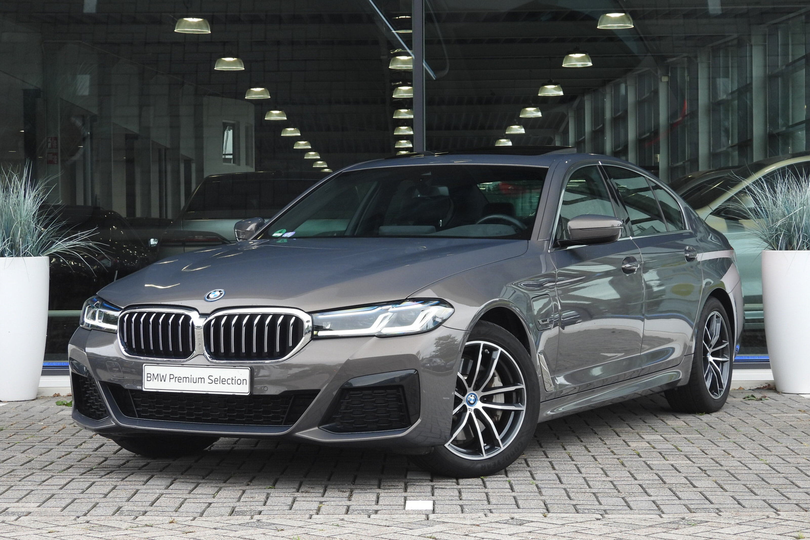 BMW 5 Serie 520e High Executive M Sport Automaat