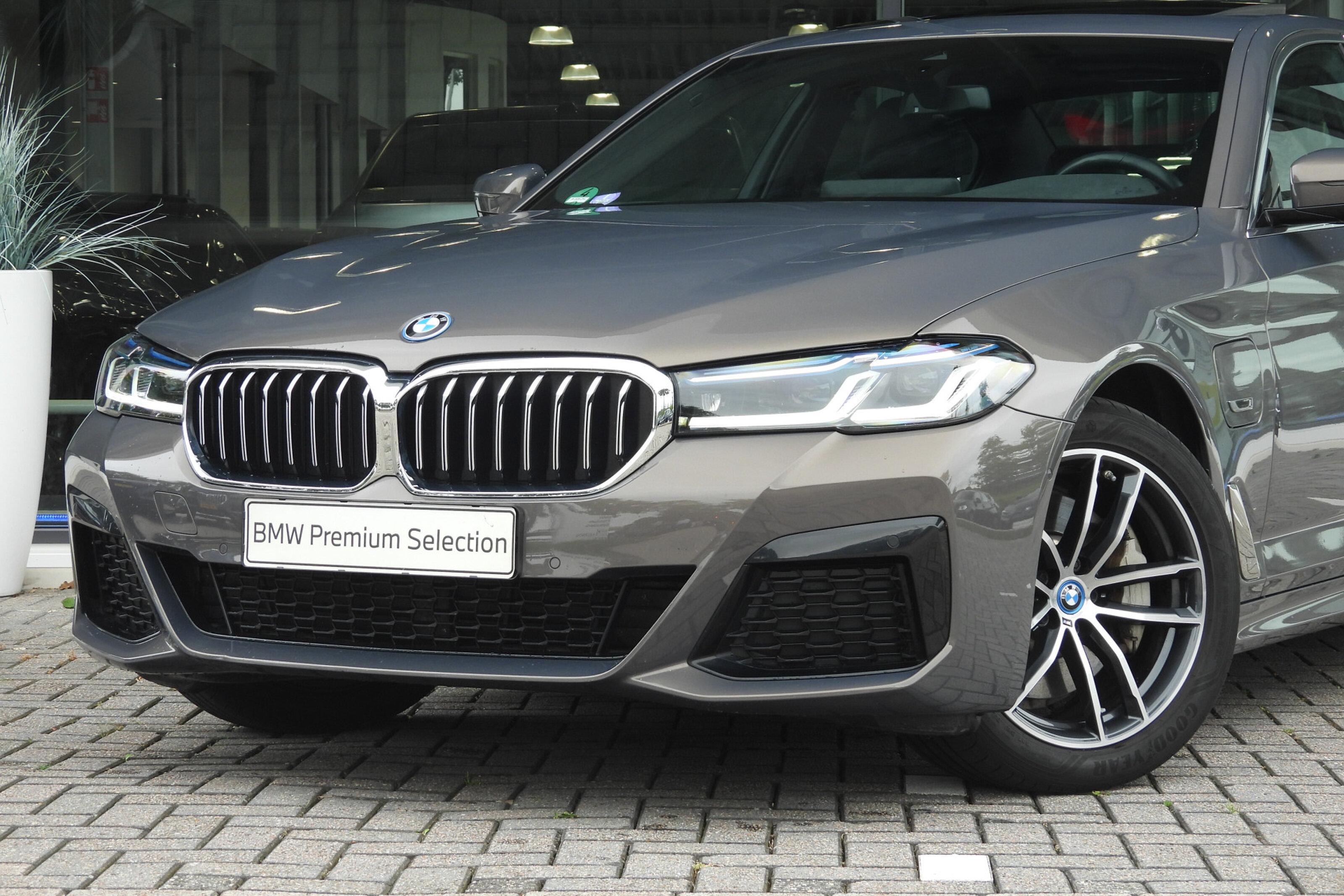 BMW 5 Serie 520e High Executive M Sport Automaat