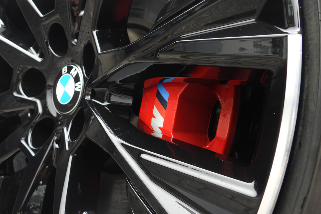 BMW i4 12