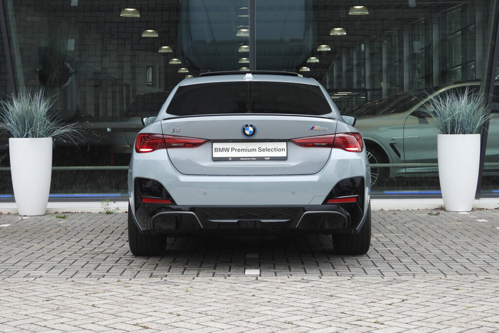BMW i4 14