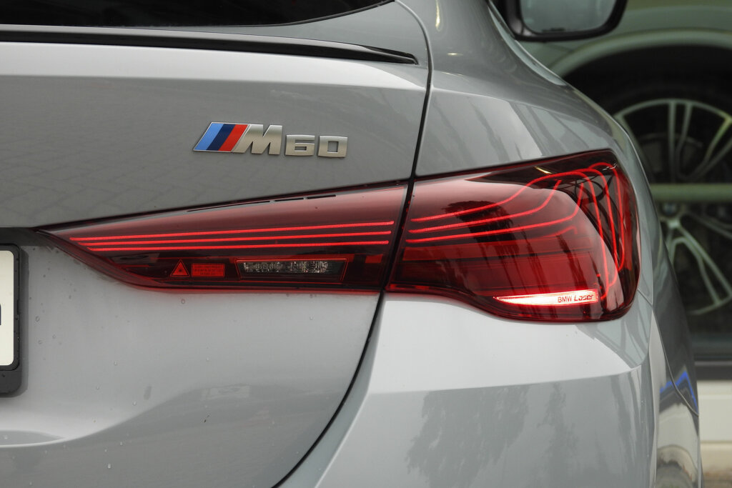 BMW i4 15