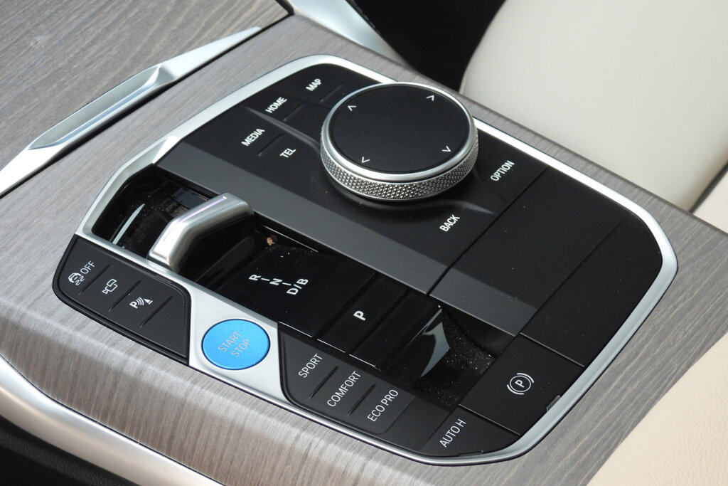 BMW i4 22