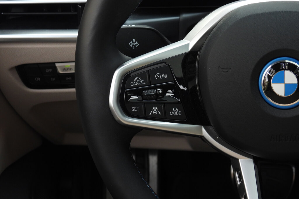BMW i4 33
