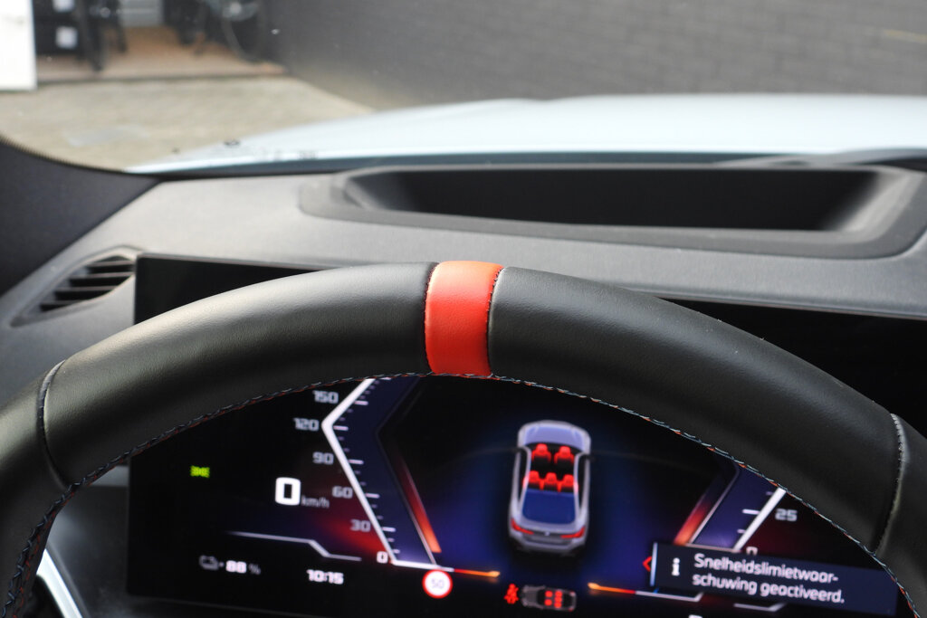 BMW i4 39