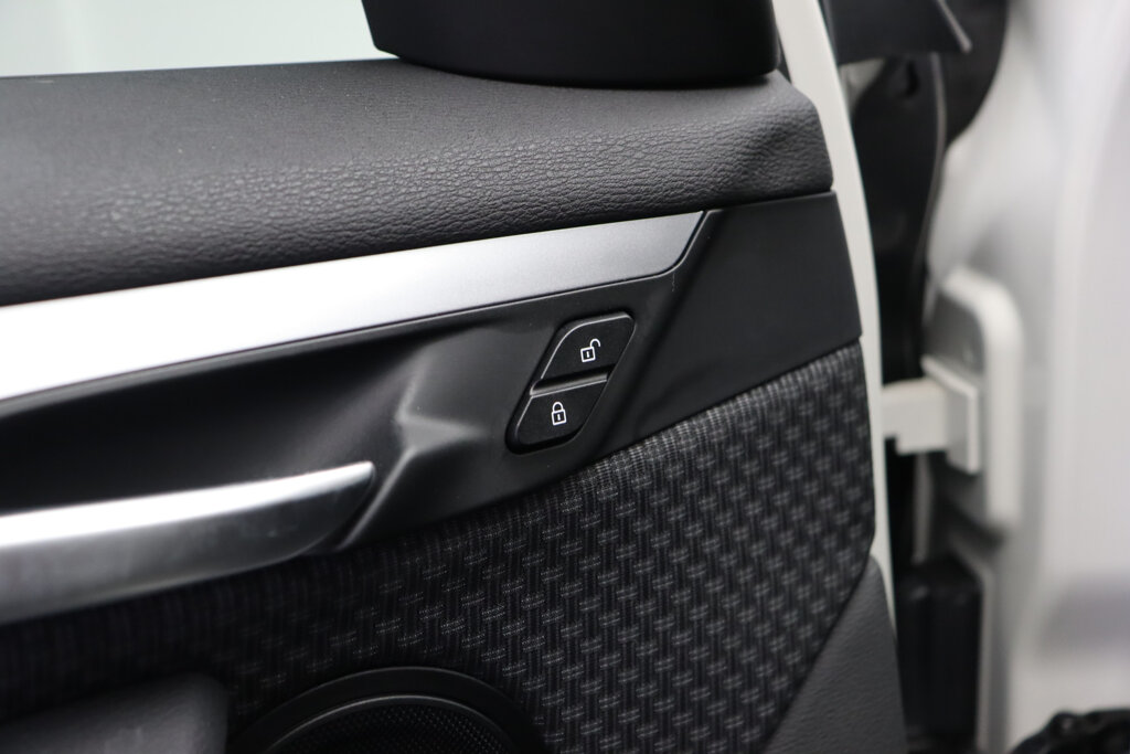 BMW X1 8