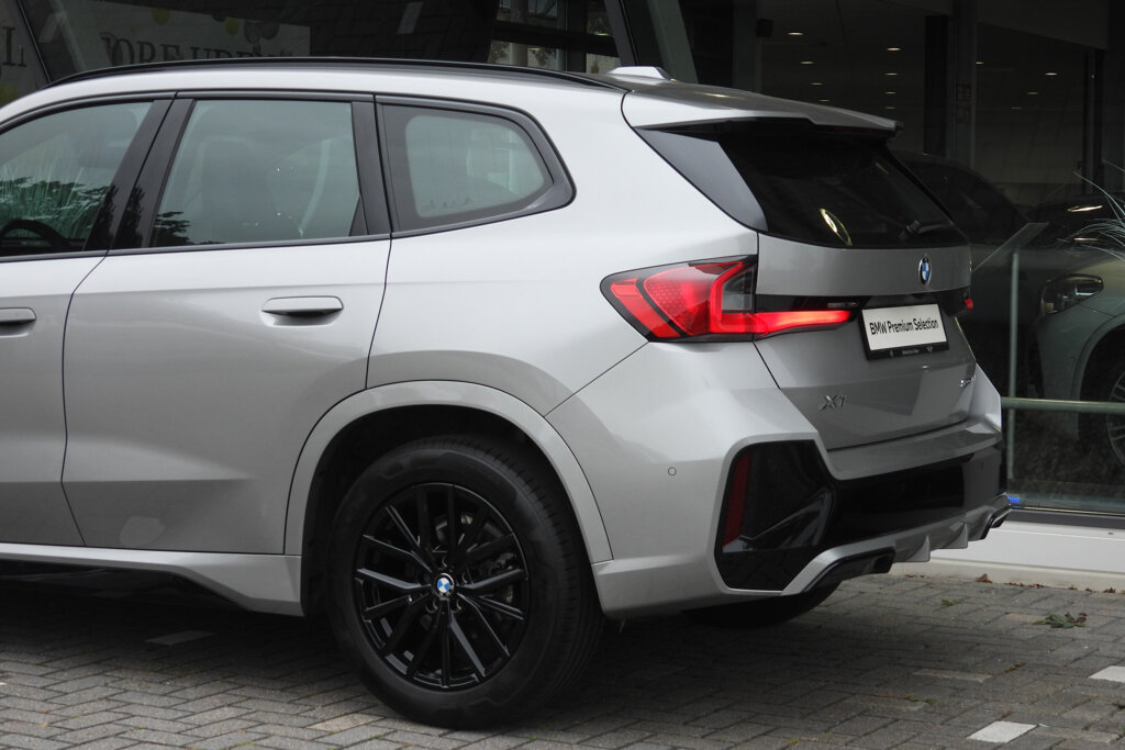 BMW X1 13