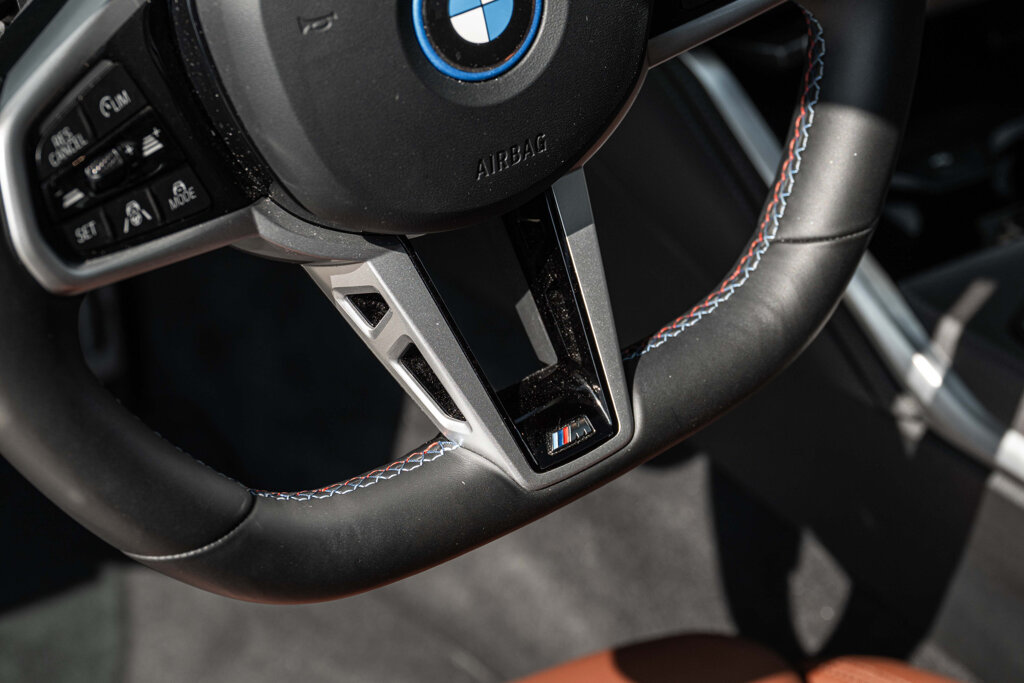 BMW i4 16