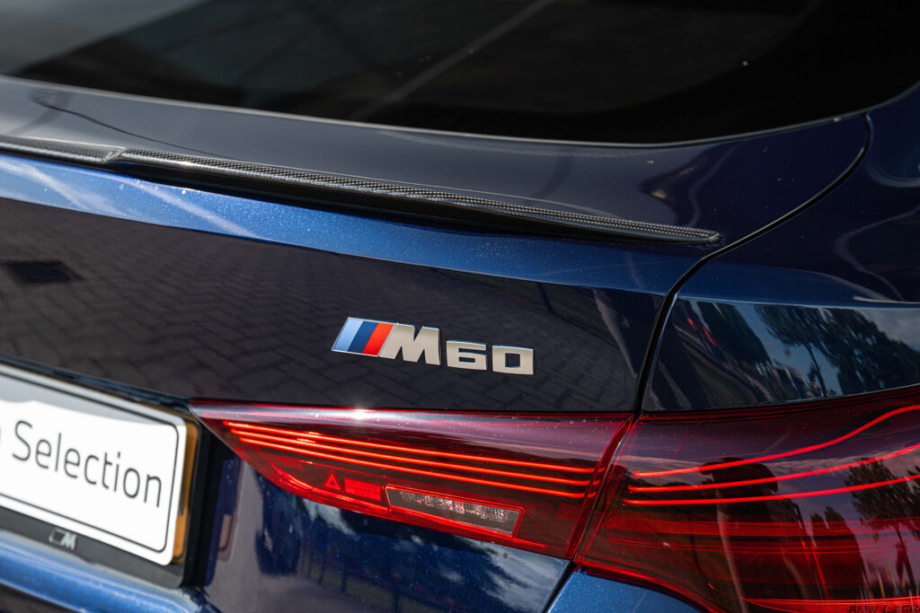 BMW i4 19