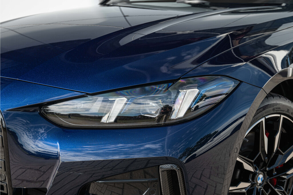 BMW i4 21