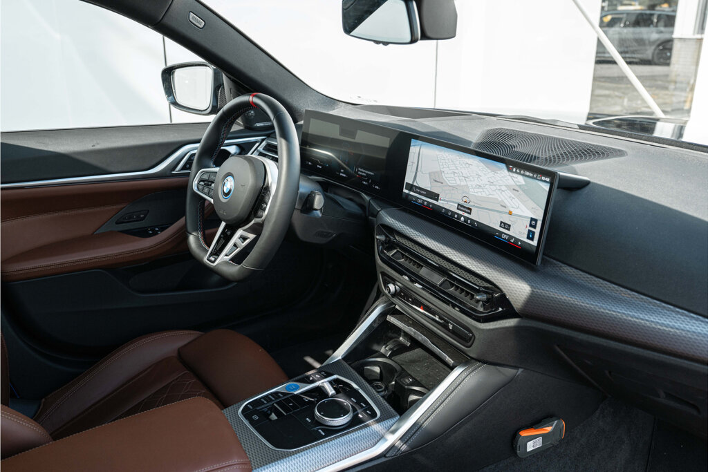 BMW i4 27