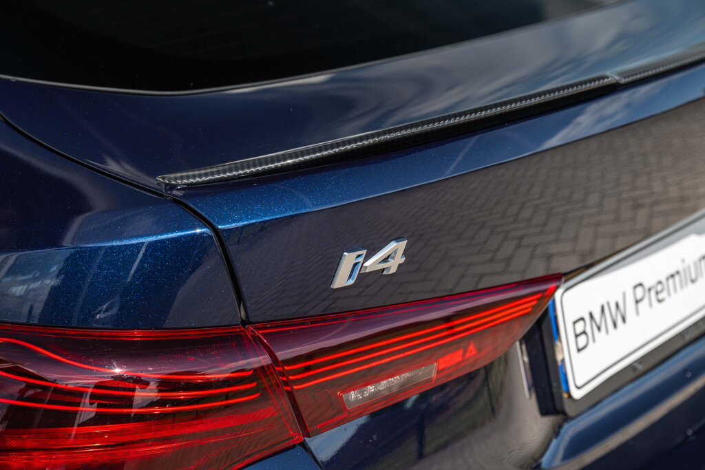 BMW i4 30