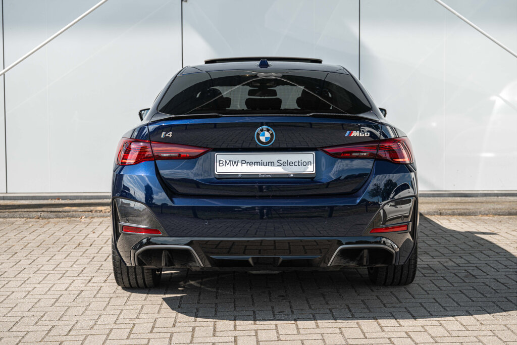 BMW i4 31