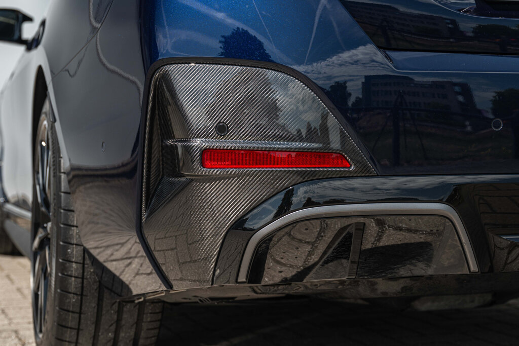 BMW i4 32
