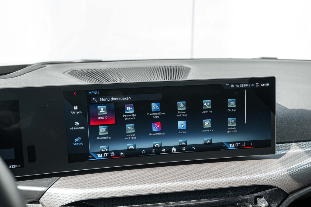 BMW i4 37