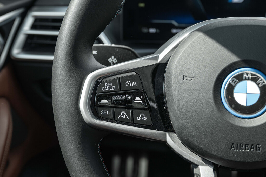 BMW i4 39