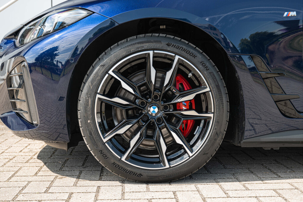 BMW i4 47