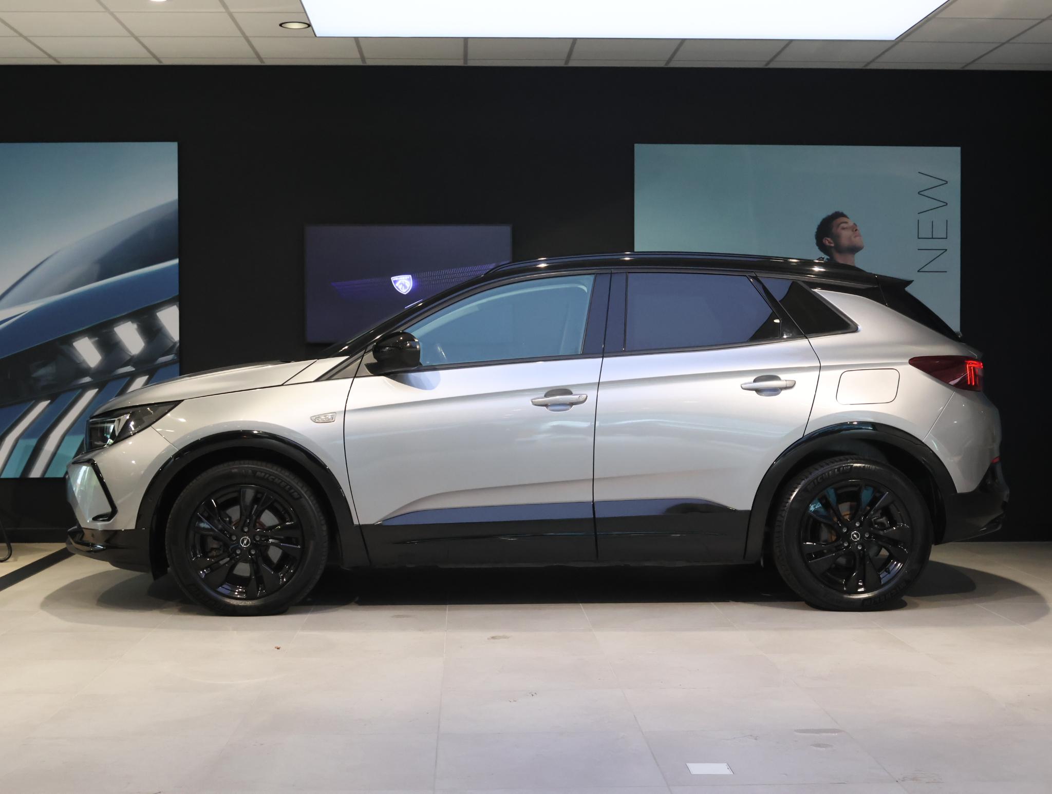 Opel Grandland SUV Business Elegance 225 pk Plug-In Hybrid - Afbeelding 2