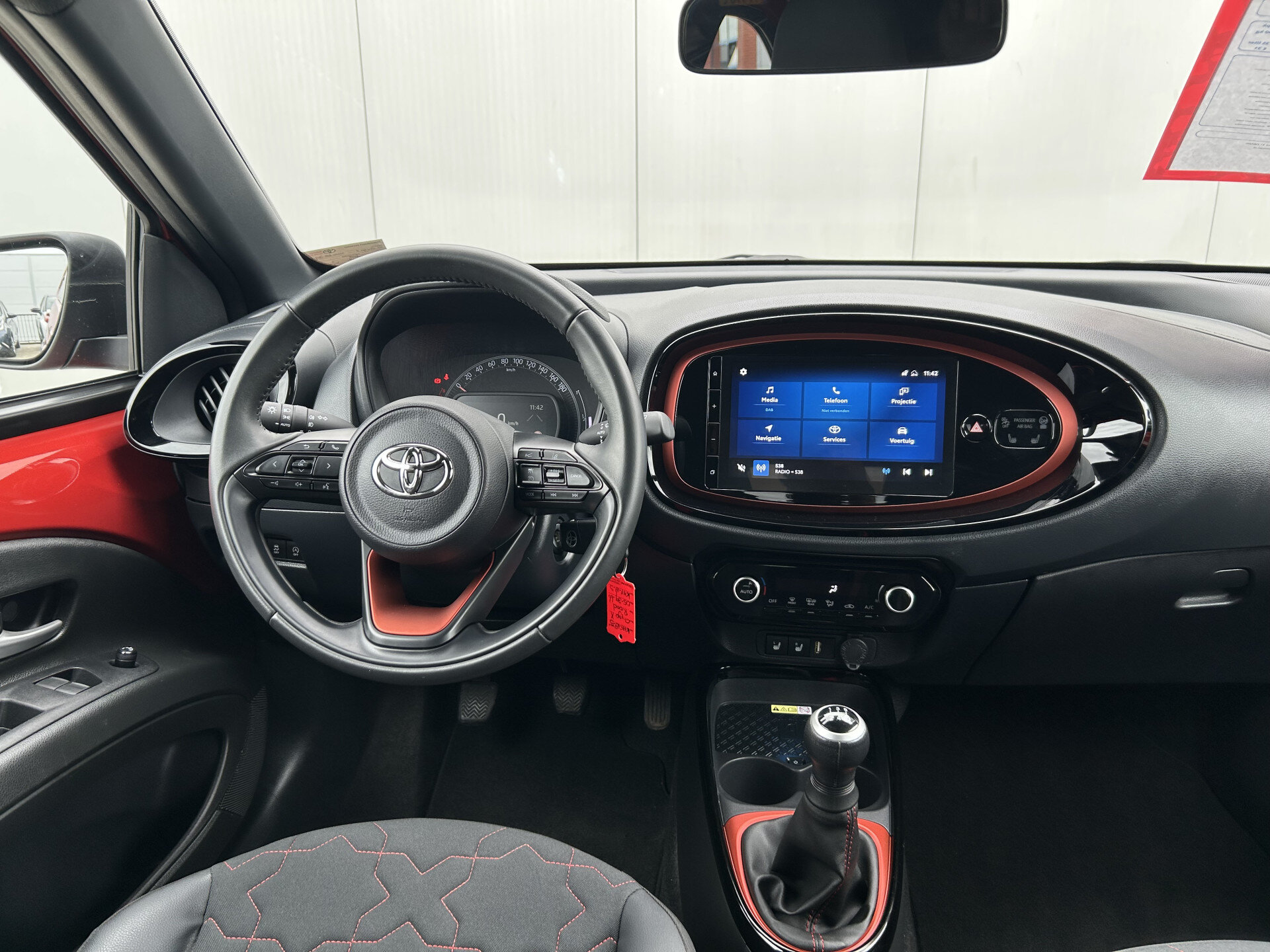 Toyota Aygo X 1.0 VVT-i MT Envy Limited - Afbeelding 2