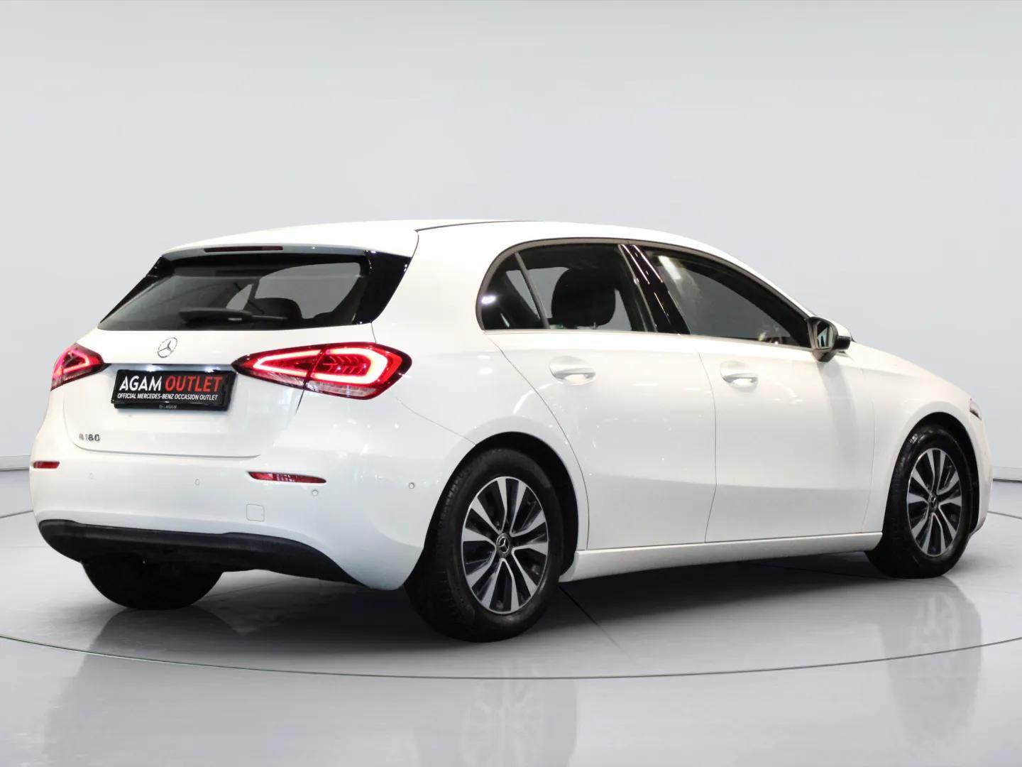 Mercedes-Benz A-Klasse Hatchback 180 Business Solution - Afbeelding 2